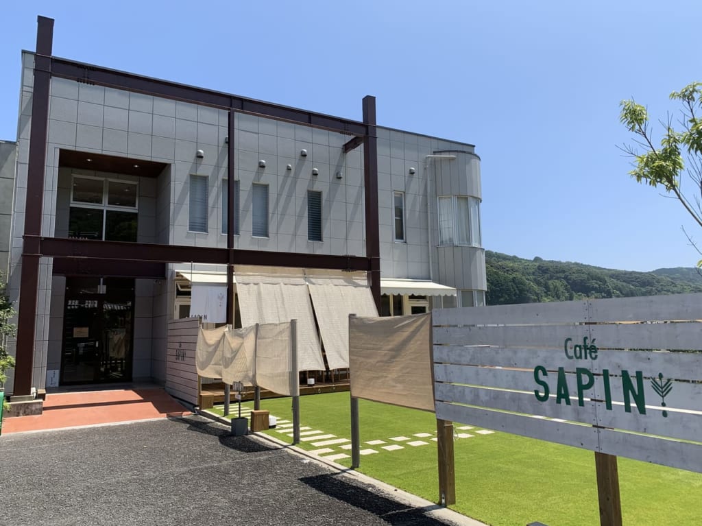 カフェSAPIN入口